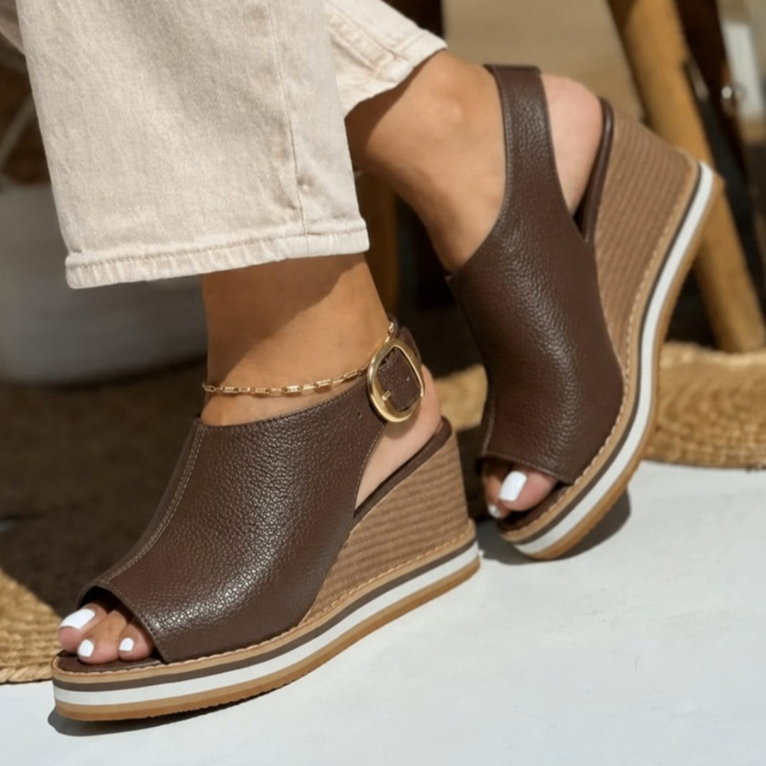 Sandalias Manuela de cuero con cuña texturizada