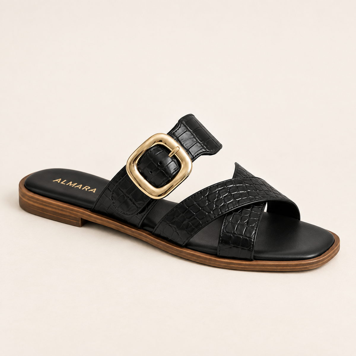Sandalias planas Berenice con hebilla central dorada